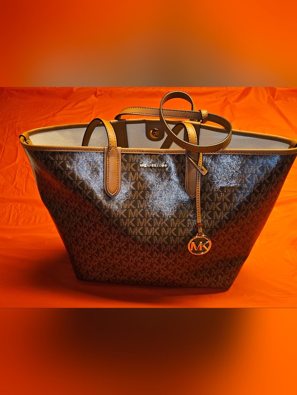Michael Kors Logo Eliza Large Open Tote w/Removeable Snap Pouch Like New